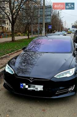 Ліфтбек Tesla Model S 2017 в Одесі