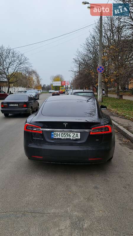 Ліфтбек Tesla Model S 2017 в Одесі
