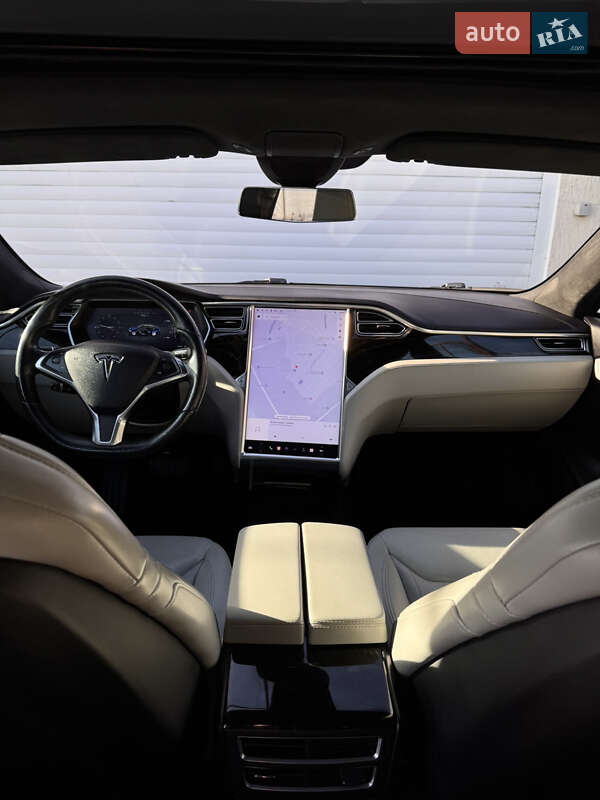 Ліфтбек Tesla Model S 2016 в Одесі фото 9 Ліфтбек Tesla Model S 2016 в Одесі
