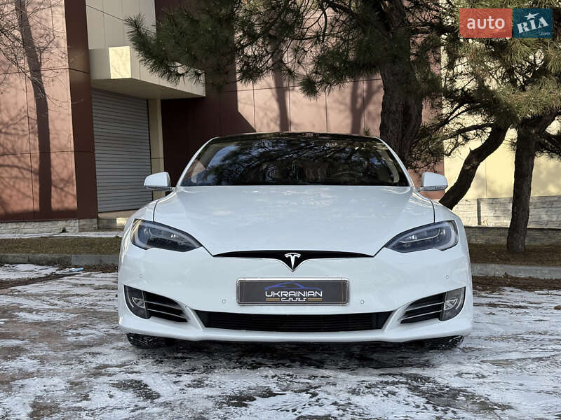 Лифтбек Tesla Model S 2016 в Днепре фото 5 Лифтбек Tesla Model S 2016 в Днепре