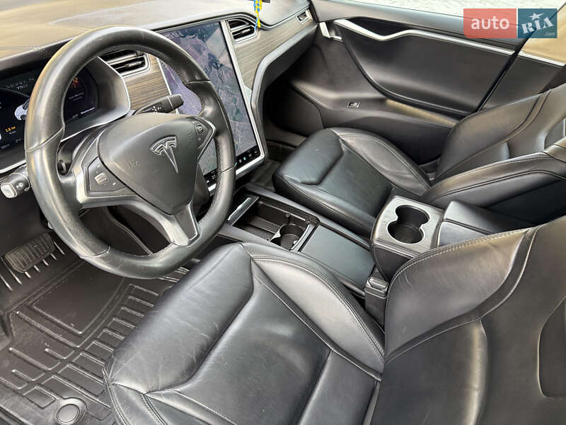 Лифтбек Tesla Model S 2016 в Днепре фото 15 Лифтбек Tesla Model S 2016 в Днепре