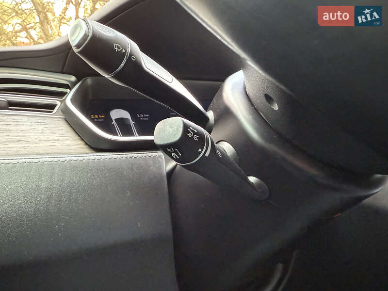 Лифтбек Tesla Model S 2016 в Днепре фото 30 Лифтбек Tesla Model S 2016 в Днепре