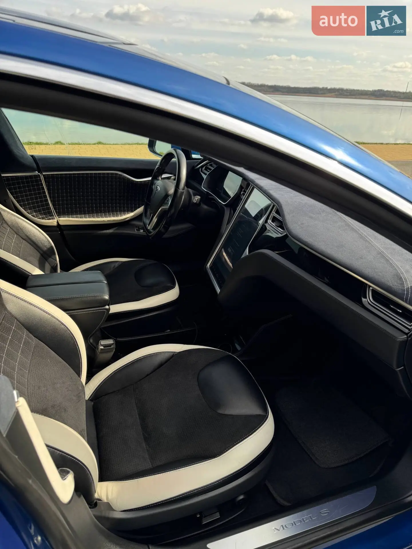2015 Tesla Model S - мініатюра 10