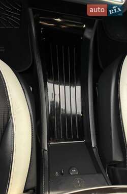 Лифтбек Tesla Model S 2015 в Буске