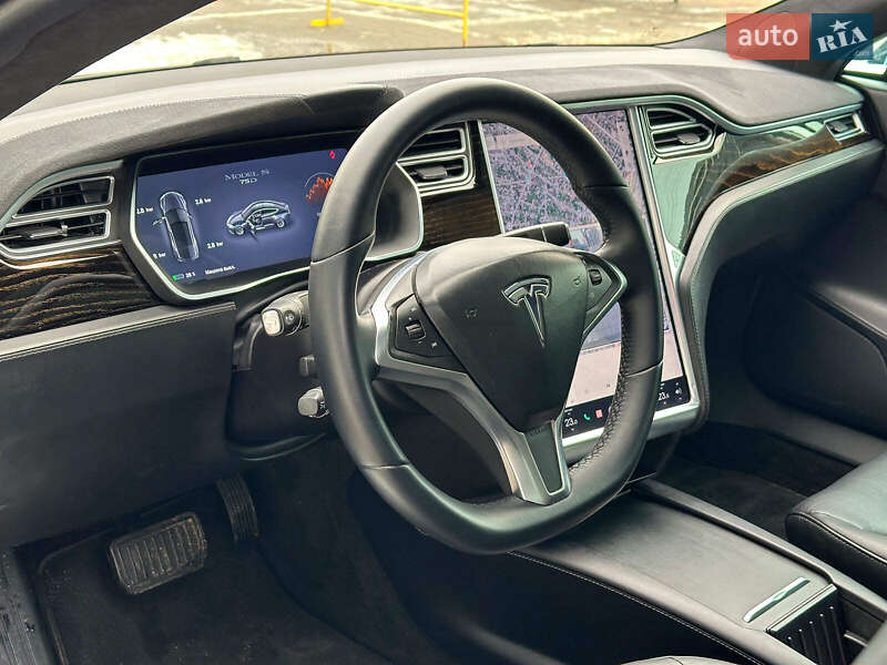 Лифтбек Tesla Model S 2016 в Одессе