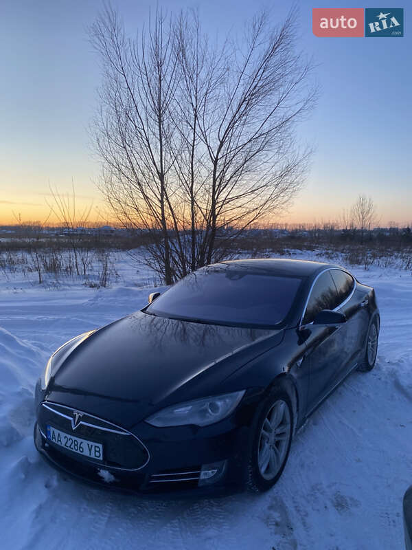 Tesla Model S 2015 Tesla Model S 2015
