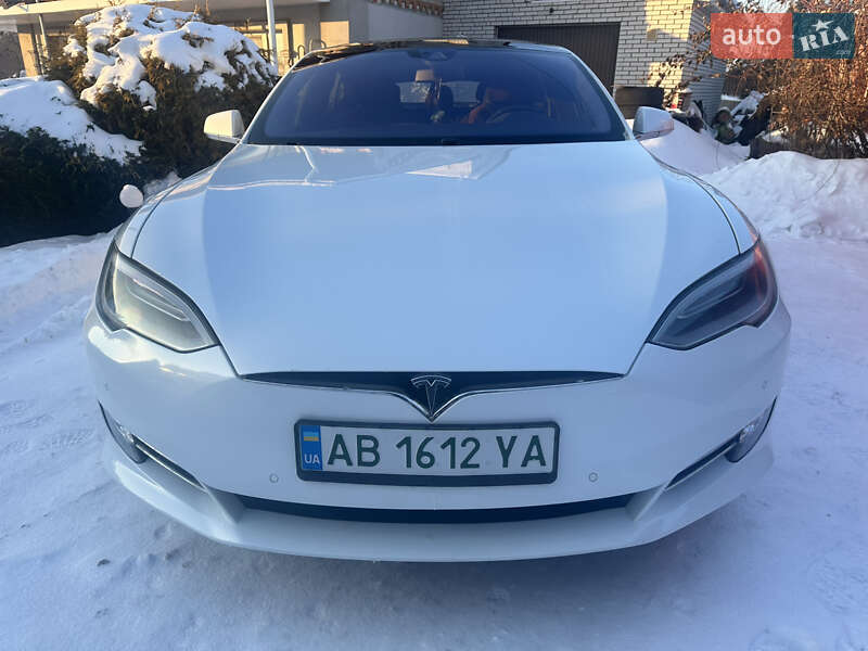 Ліфтбек Tesla Model S 2016 в Вінниці фото 11 Ліфтбек Tesla Model S 2016 в Вінниці