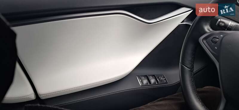 Ліфтбек Tesla Model S 2019 в Львові фото 48 Ліфтбек Tesla Model S 2019 в Львові