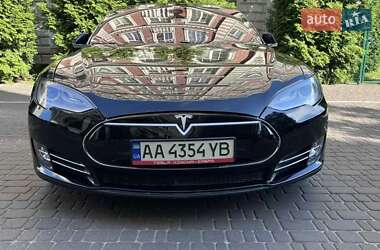 Лифтбек Tesla Model S 2016 в Киеве