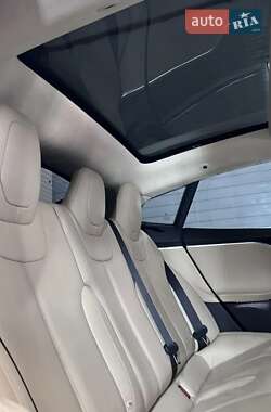 Лифтбек Tesla Model S 2016 в Киеве