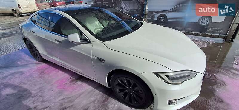 Ліфтбек Tesla Model S 2019 в Львові фото 12 Ліфтбек Tesla Model S 2019 в Львові