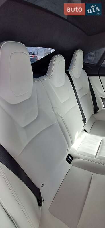 Ліфтбек Tesla Model S 2019 в Львові фото 17 Ліфтбек Tesla Model S 2019 в Львові