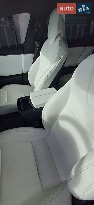Ліфтбек Tesla Model S 2019 в Львові фото 27 Ліфтбек Tesla Model S 2019 в Львові