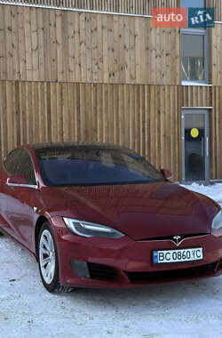 Лифтбек Tesla Model S 2016 в Львове