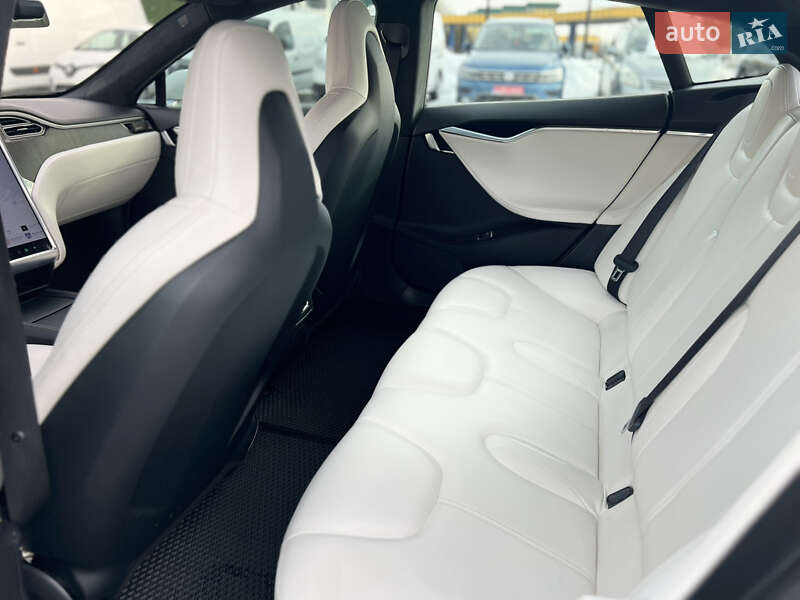 Ліфтбек Tesla Model S 2013 в Луцьку