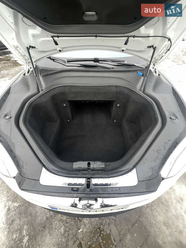 Ліфтбек Tesla Model S 2013 в Луцьку