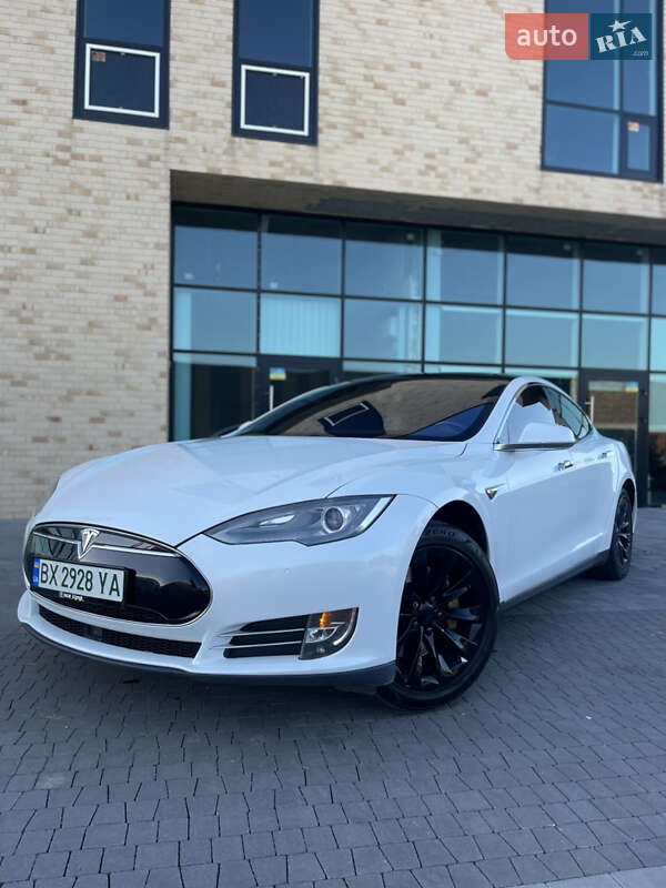 Tesla Model S 2016