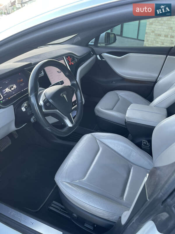 Ліфтбек Tesla Model S 2016 в Хмельницькому