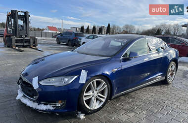 Лифтбек Tesla Model S 2015 в Львове