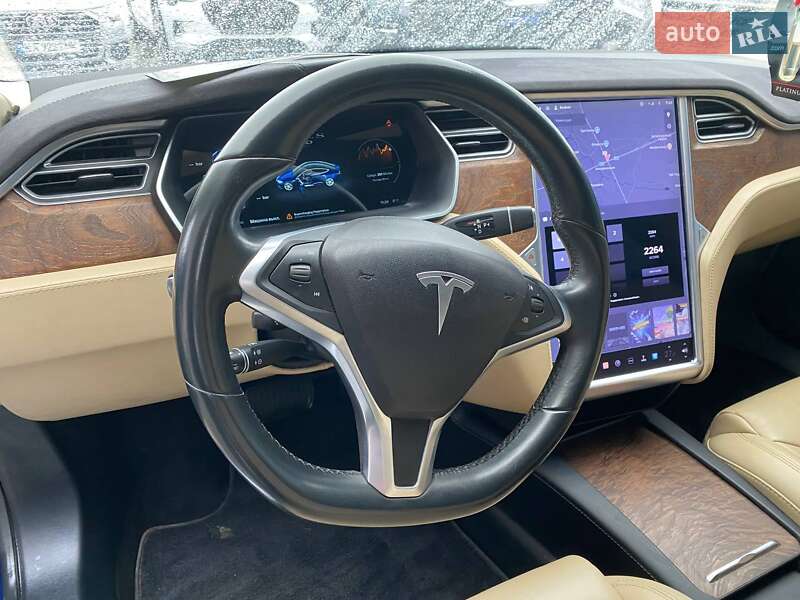 Лифтбек Tesla Model S 2017 в Львове фото 11 Лифтбек Tesla Model S 2017 в Львове