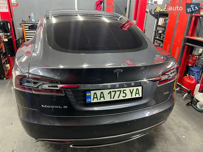Ліфтбек Tesla Model S 2015 в Софіївській Борщагівці фото 5 Ліфтбек Tesla Model S 2015 в Софіївській Борщагівці