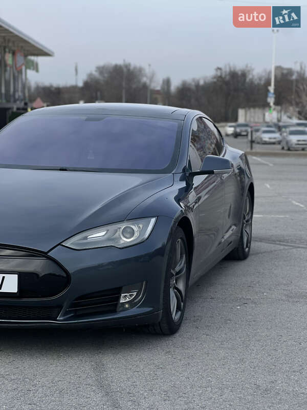 Ліфтбек Tesla Model S 2014 в Запоріжжі