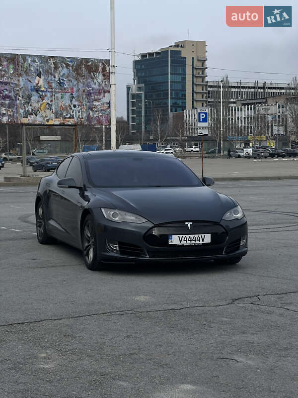 Ліфтбек Tesla Model S 2014 в Запоріжжі