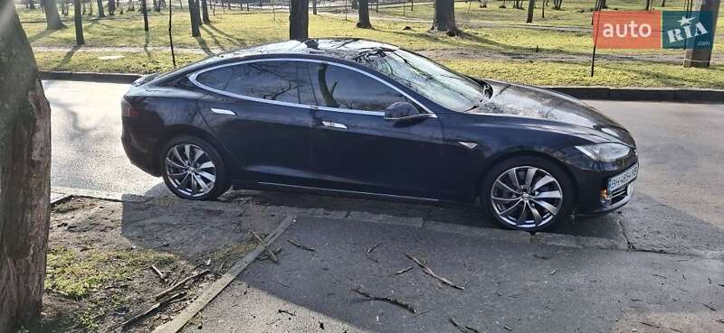 Лифтбек Tesla Model S 2013 в Одессе