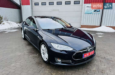Лифтбек Tesla Model S 2015 в Ровно