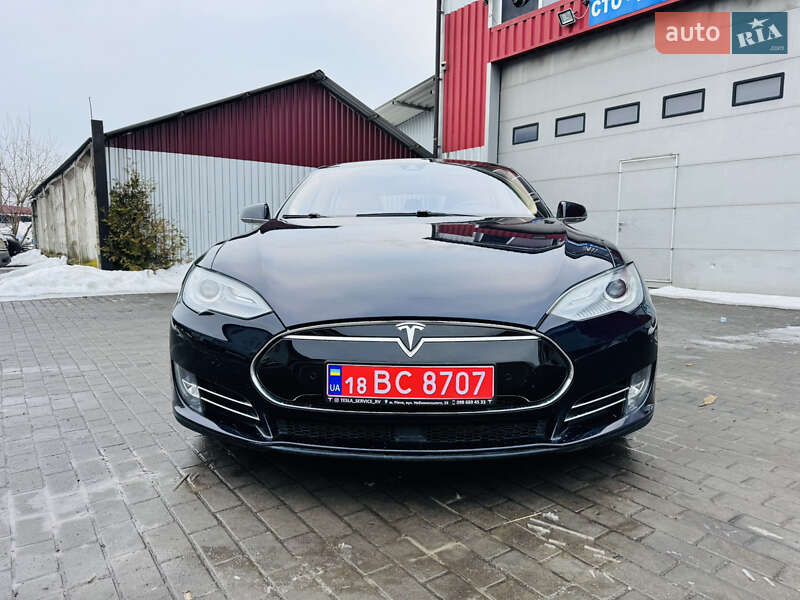 Лифтбек Tesla Model S 2015 в Ровно фото 6 Лифтбек Tesla Model S 2015 в Ровно