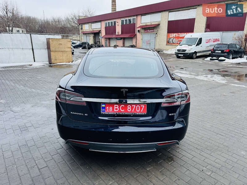 Лифтбек Tesla Model S 2015 в Ровно фото 15 Лифтбек Tesla Model S 2015 в Ровно