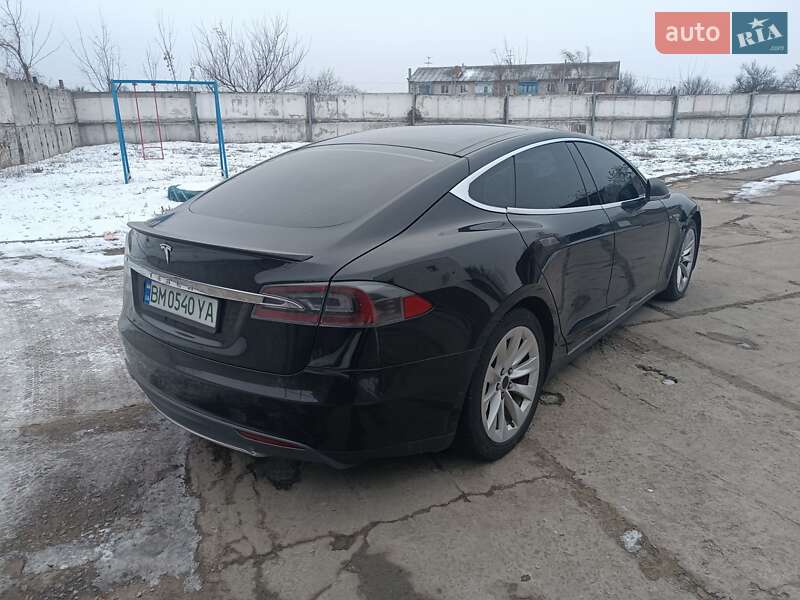 Лифтбек Tesla Model S 2014 в Ромнах