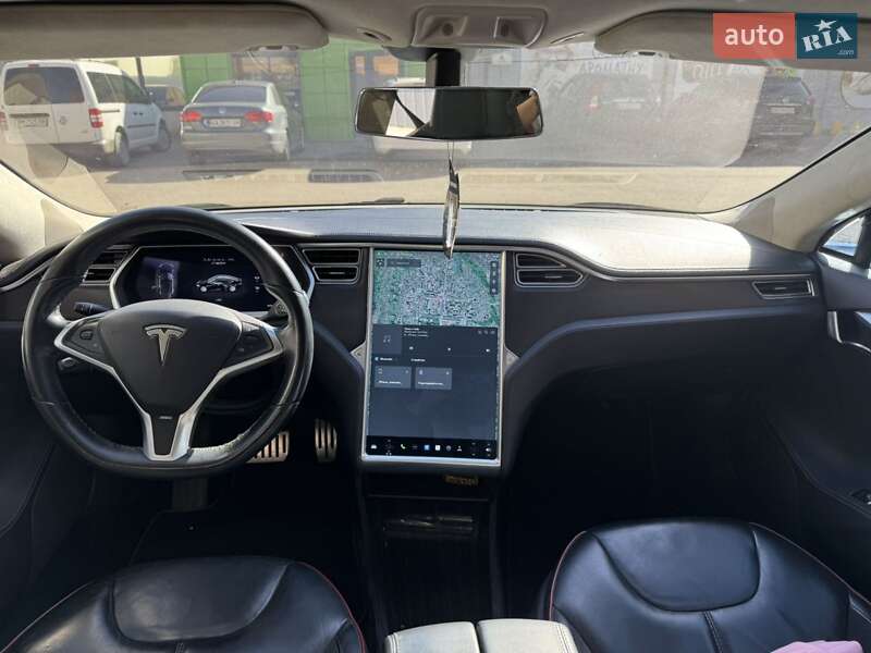 Лифтбек Tesla Model S 2014 в Ромнах