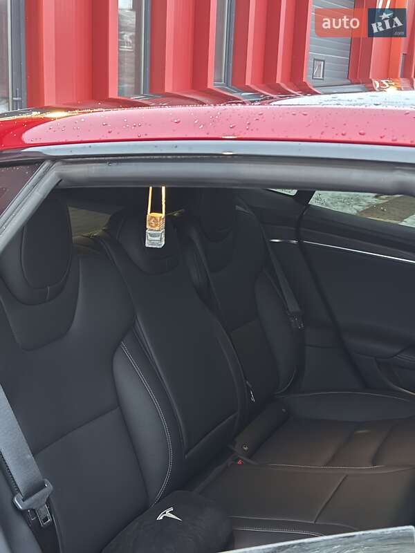 Ліфтбек Tesla Model S 2021 в Львові