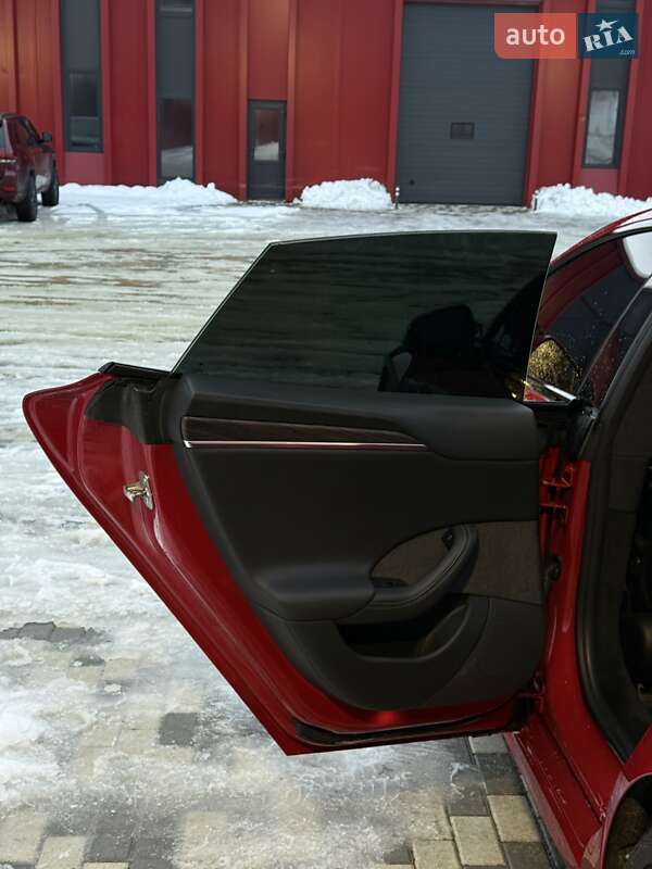 Ліфтбек Tesla Model S 2021 в Львові