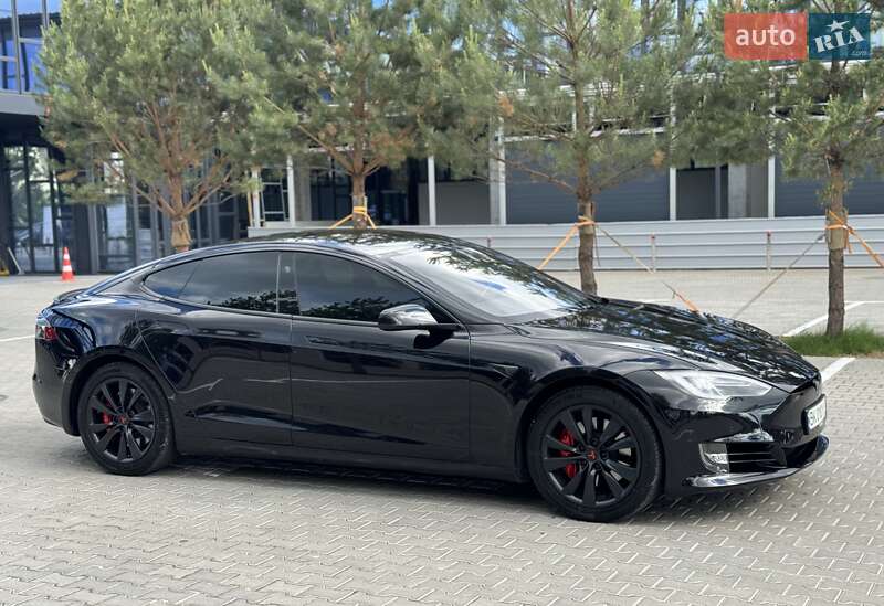 Лифтбек Tesla Model S 2018 в Ровно фото 18 Лифтбек Tesla Model S 2018 в Ровно