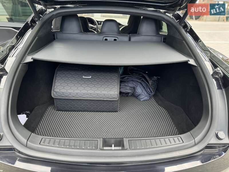 Лифтбек Tesla Model S 2018 в Ровно фото 29 Лифтбек Tesla Model S 2018 в Ровно