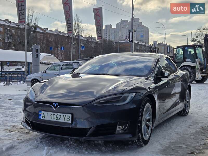 Лифтбек Tesla Model S 2016 в Киеве фото 2 Лифтбек Tesla Model S 2016 в Киеве