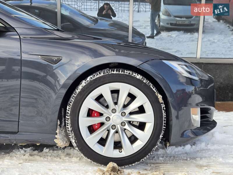 Лифтбек Tesla Model S 2016 в Киеве фото 9 Лифтбек Tesla Model S 2016 в Киеве