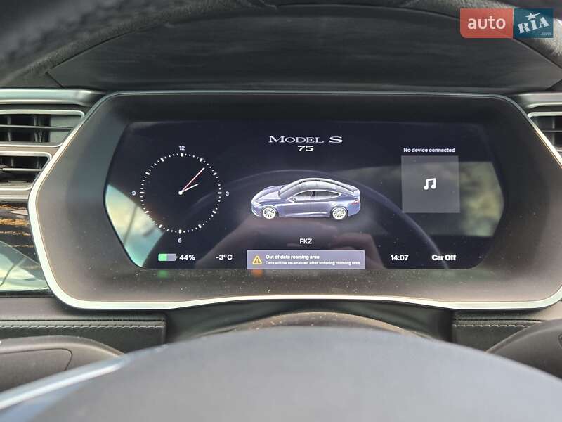 Лифтбек Tesla Model S 2016 в Киеве фото 23 Лифтбек Tesla Model S 2016 в Киеве