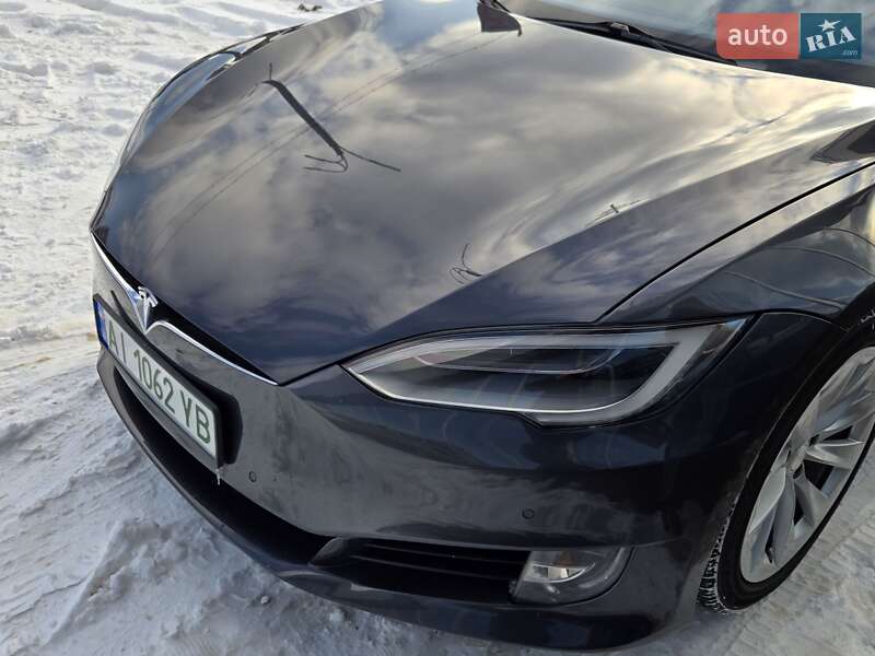 Лифтбек Tesla Model S 2016 в Киеве фото 28 Лифтбек Tesla Model S 2016 в Киеве