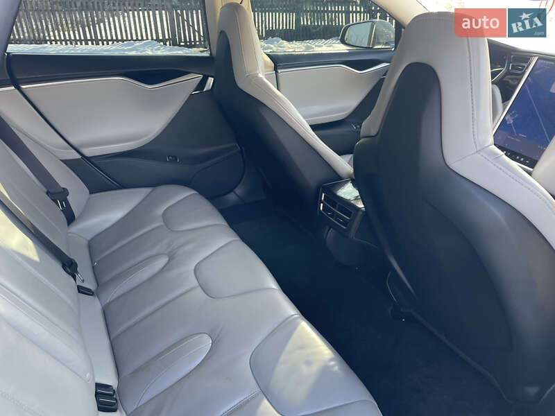 Лифтбек Tesla Model S 2014 в Фастове