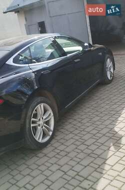 Ліфтбек Tesla Model S 2014 в Львові