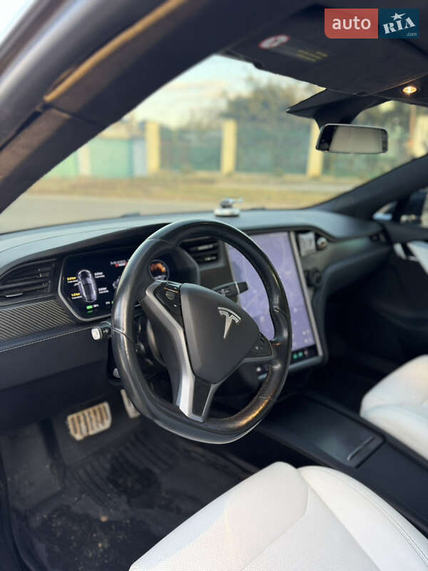 Лифтбек Tesla Model S 2018 в Николаеве
