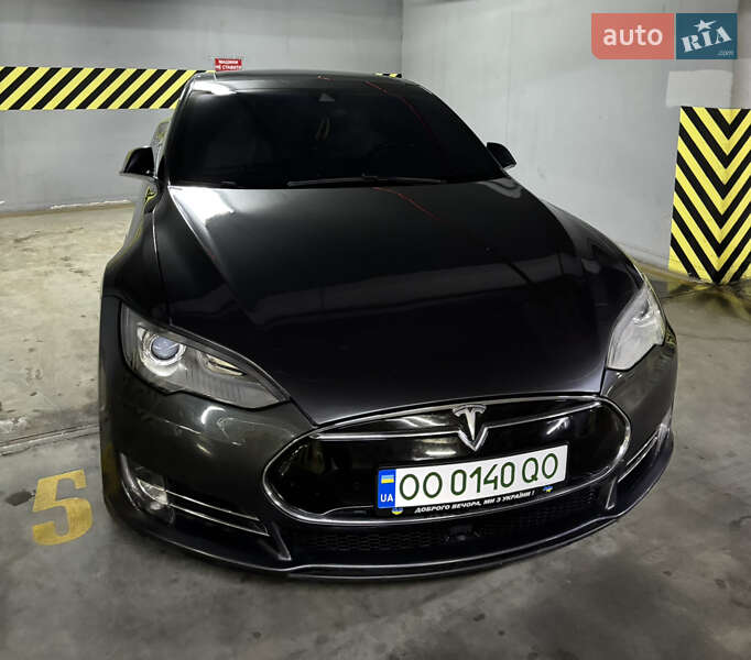 Лифтбек Tesla Model S 2015 в Одессе