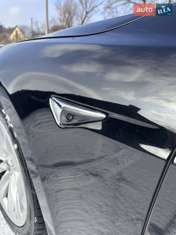 Лифтбек Tesla Model S 2017 в Черновцах фото 10 Лифтбек Tesla Model S 2017 в Черновцах