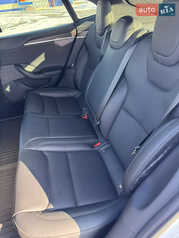 Лифтбек Tesla Model S 2021 в Ровно