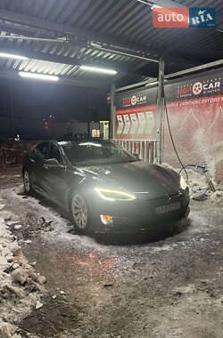 Лифтбек Tesla Model S 2017 в Киеве