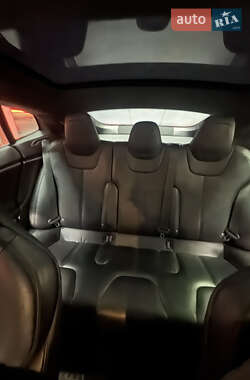 Лифтбек Tesla Model S 2017 в Киеве