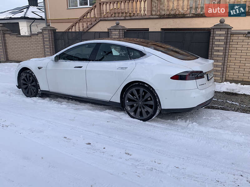 Лифтбек Tesla Model S 2014 в Ивано-Франковске фото 5 Лифтбек Tesla Model S 2014 в Ивано-Франковске